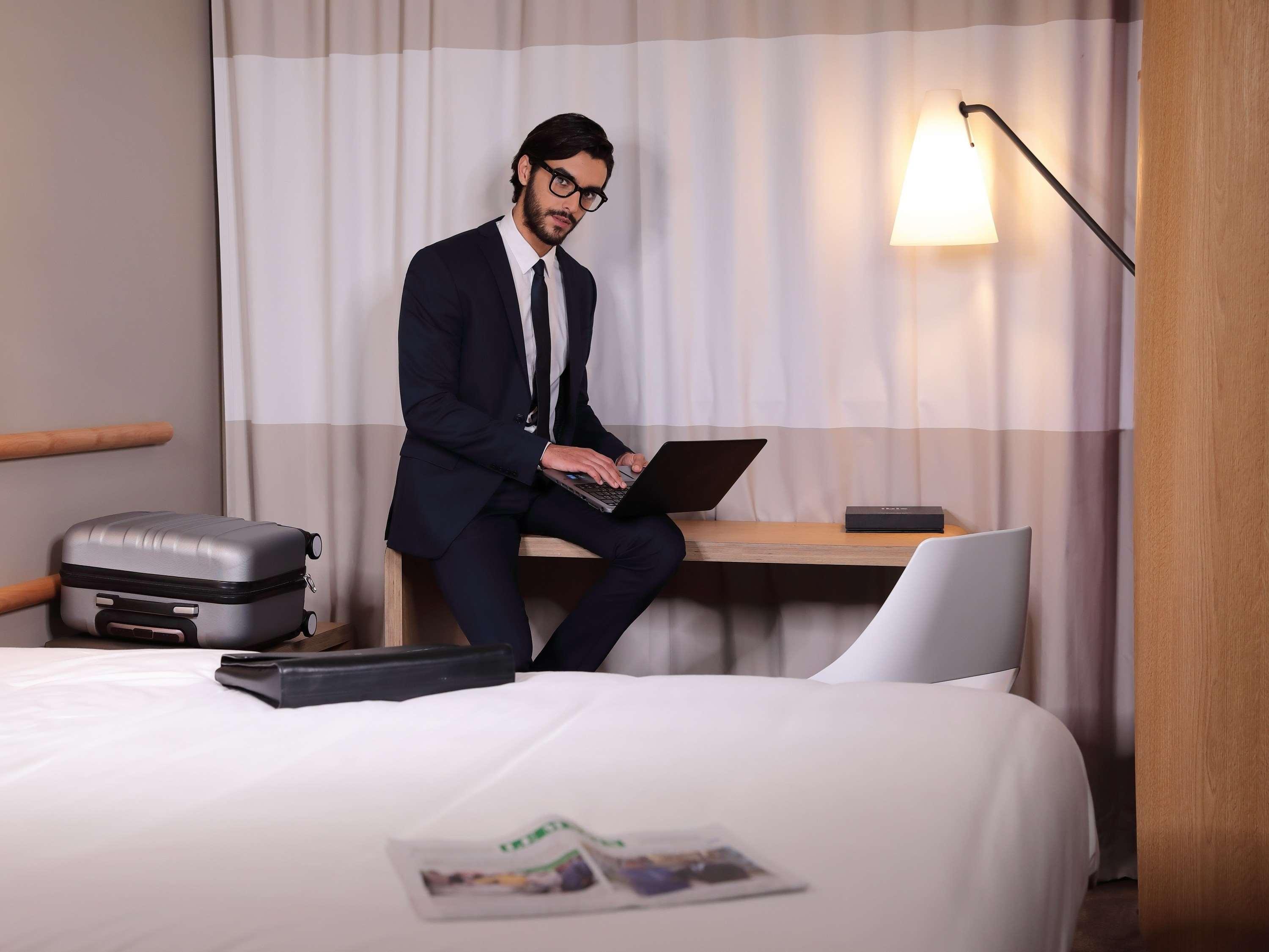 Отель Ibis Casablanca Sidi Maarouf Экстерьер фото