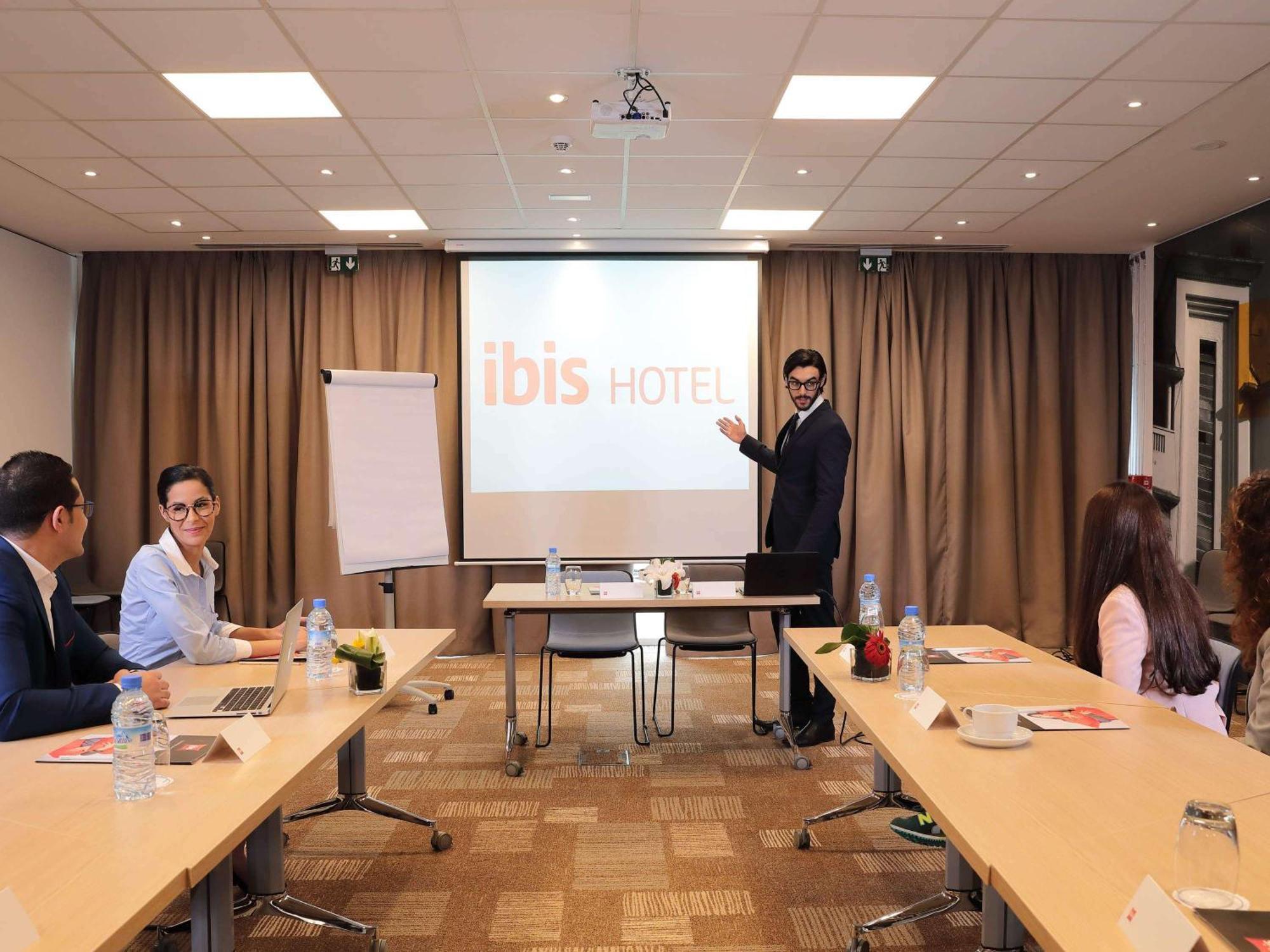 Отель Ibis Casablanca Sidi Maarouf Экстерьер фото