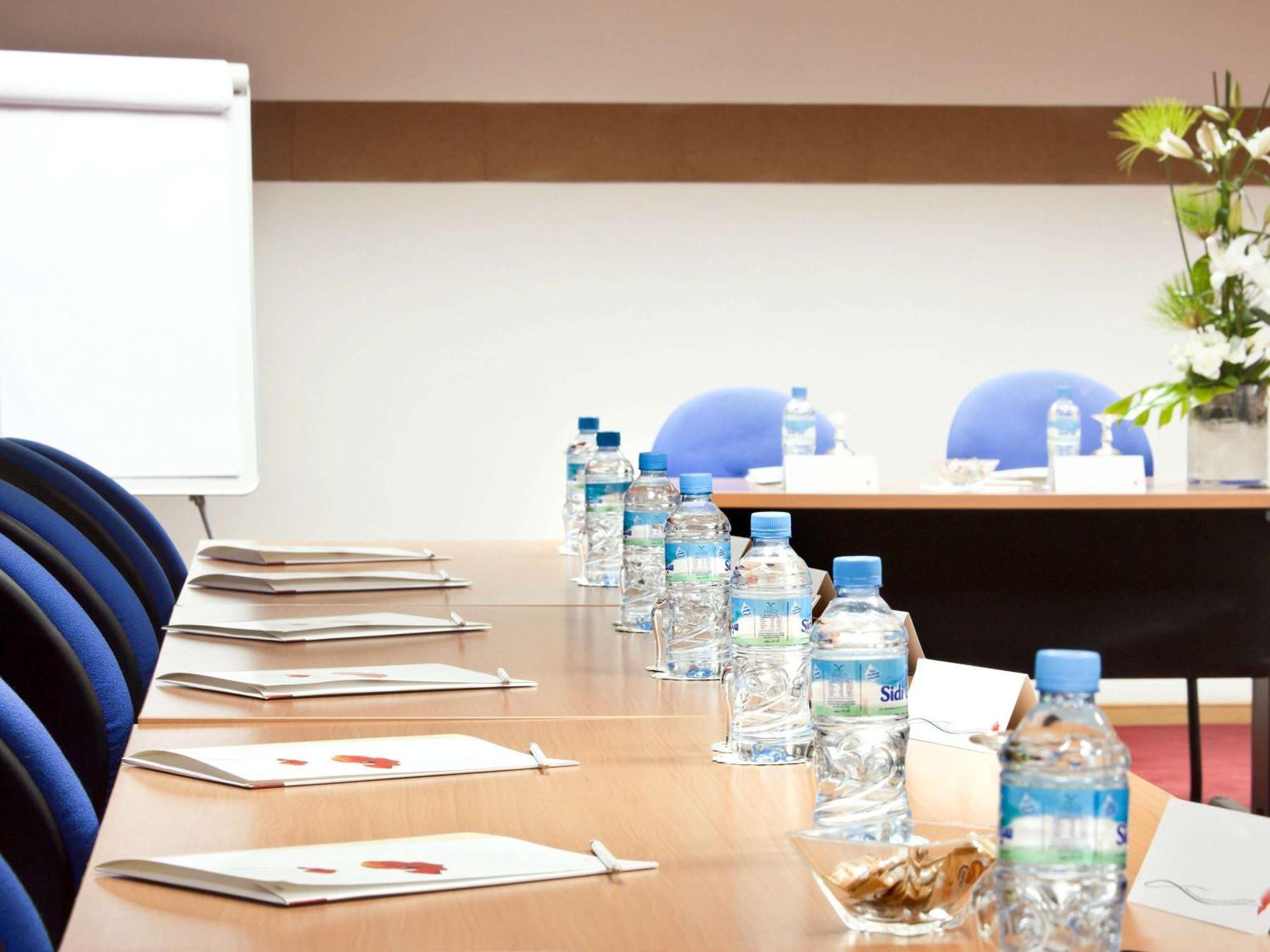 Отель Ibis Casablanca Sidi Maarouf Экстерьер фото