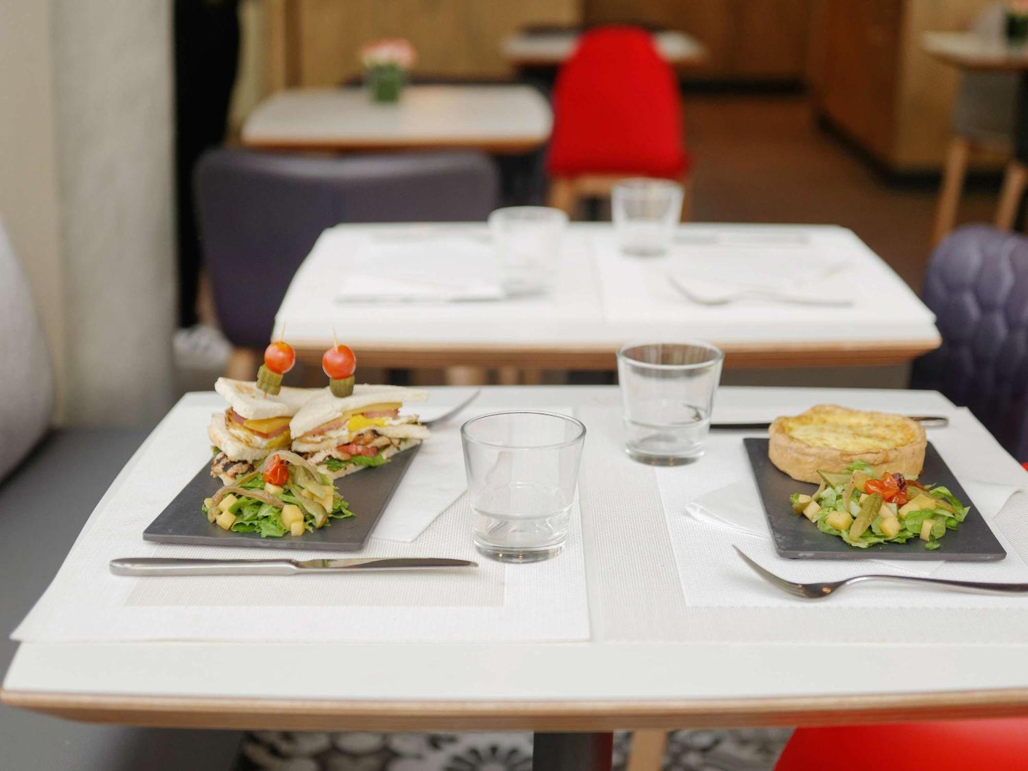 Отель Ibis Casablanca Sidi Maarouf Экстерьер фото