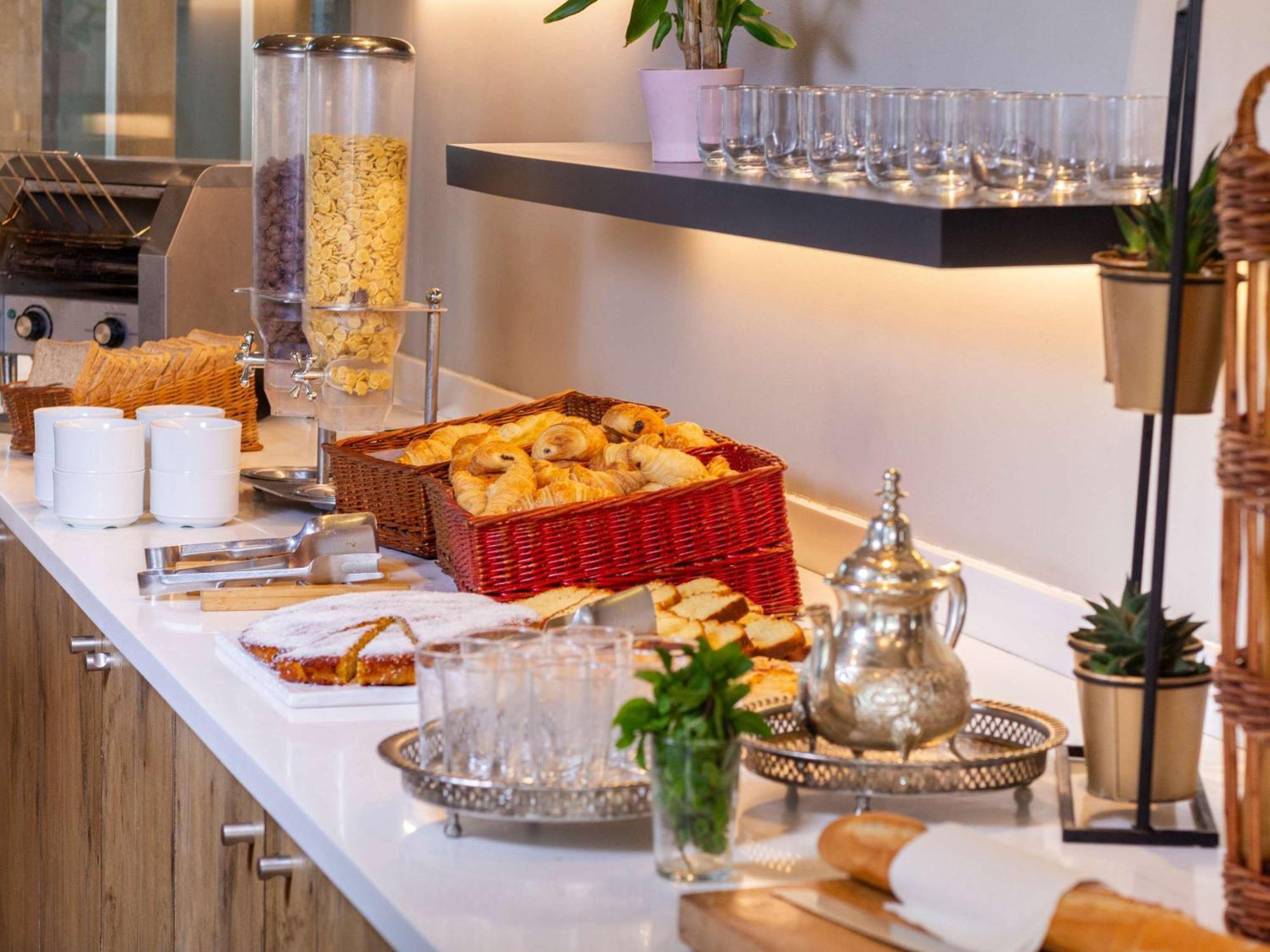 Отель Ibis Casablanca Sidi Maarouf Экстерьер фото