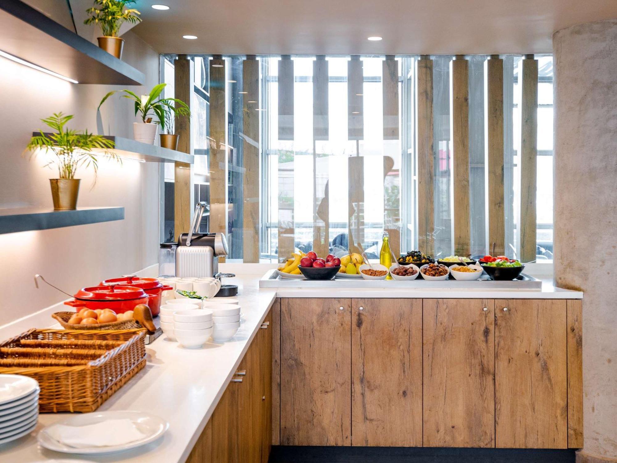 Отель Ibis Casablanca Sidi Maarouf Экстерьер фото
