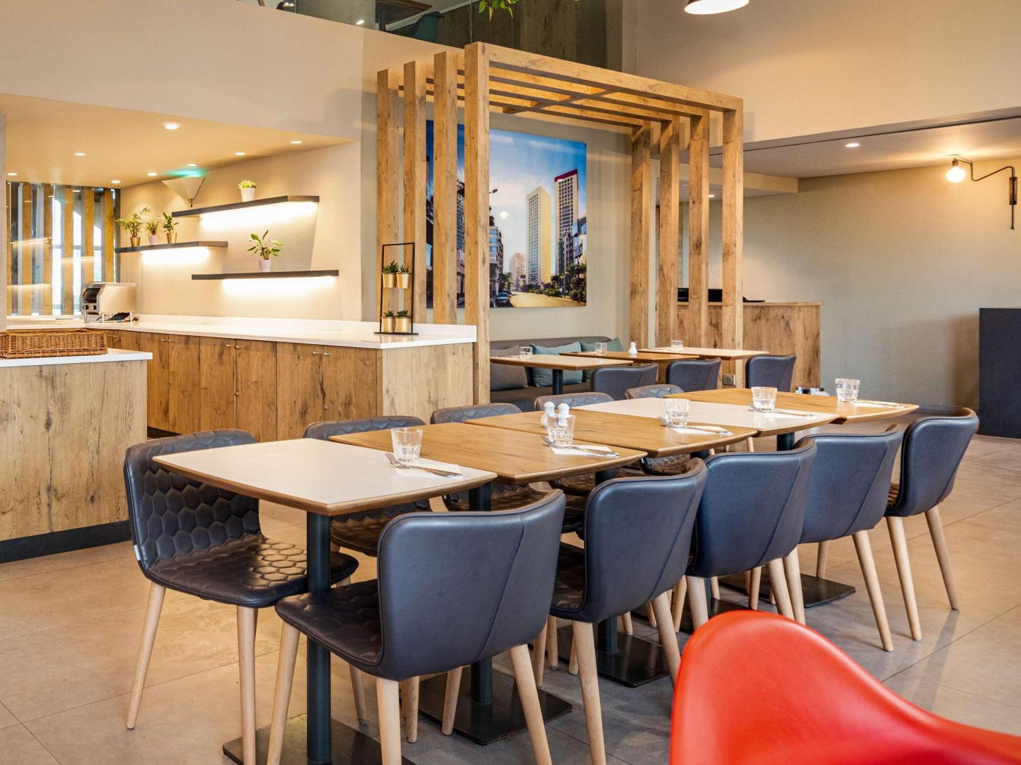 Отель Ibis Casablanca Sidi Maarouf Экстерьер фото